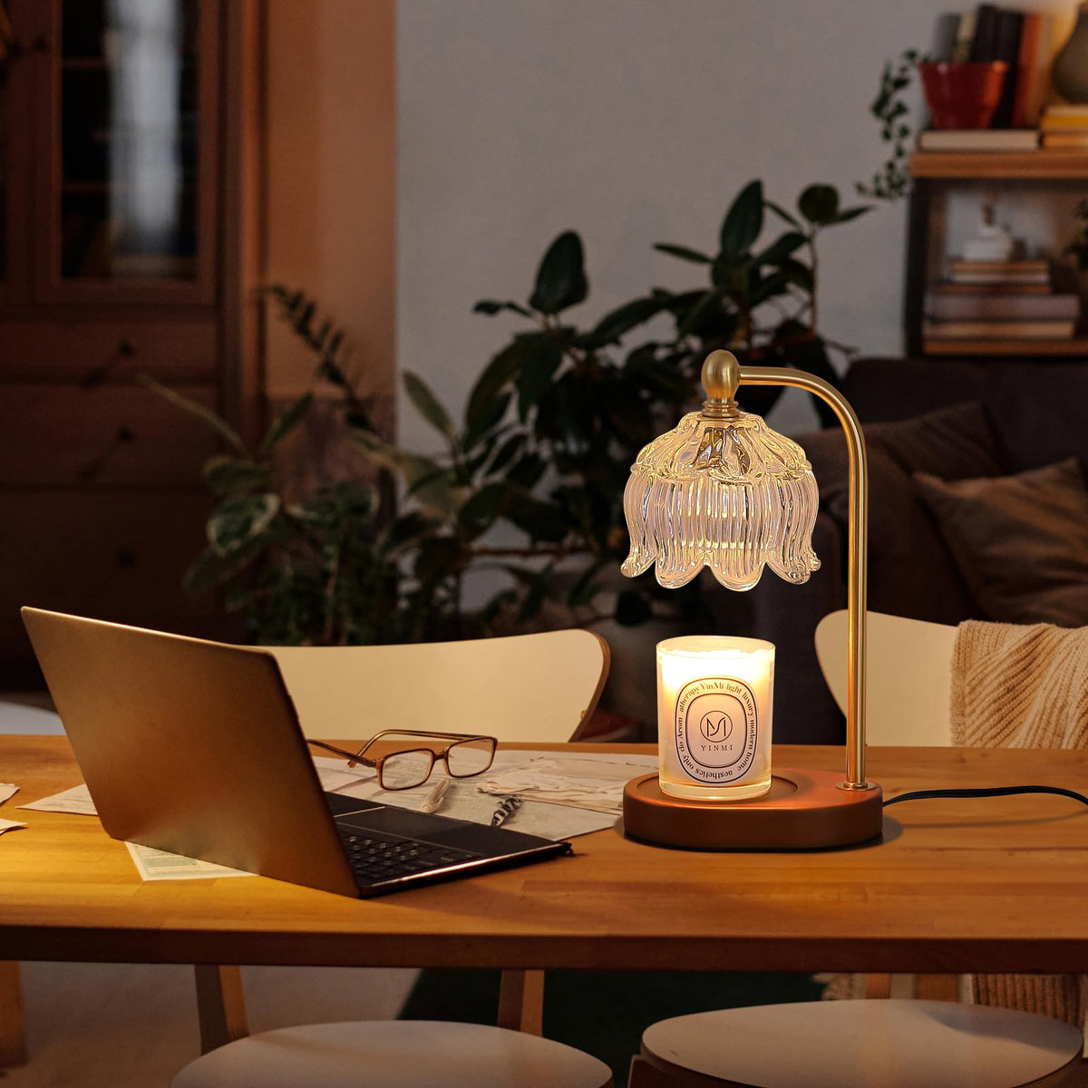 Includes two bulbs and a sturdy antique-brass design from MEIXISUE.