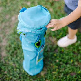 Melissa & Doug ideal for indoor or outdoor use with quick setup