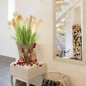 Melorca&Guilla artificial grass plants for front porch planters with year-round curb appeal.