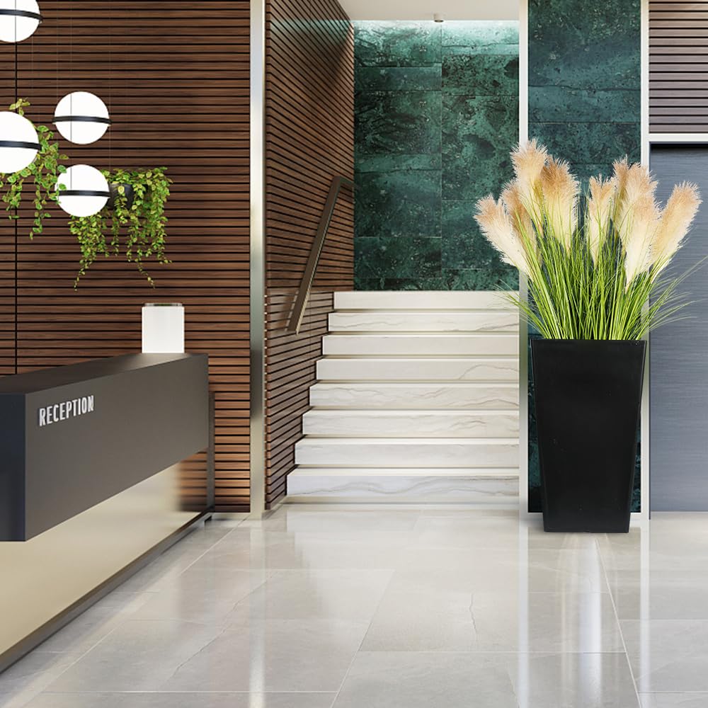 Melorca&Guilla artificial grass plants for hotel lobbies, welcoming evergreen ambience.