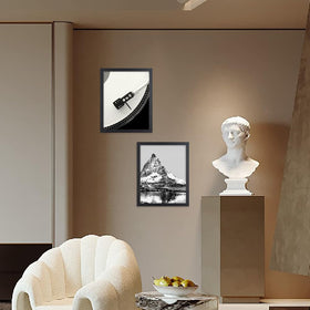 Memory Island HD Plexiglass protects photos with clear visibility and anti-scratch performance