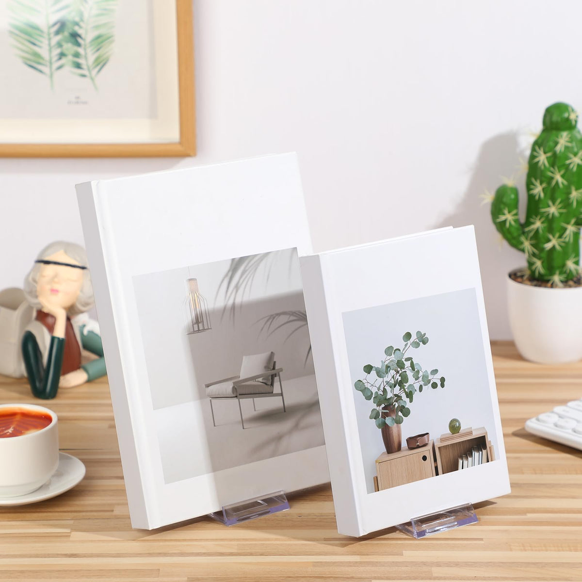 Memorywuu triangular-base stand keeps magazines stable during display