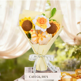MengxFly crochet bouquet for home decor and special occasions.