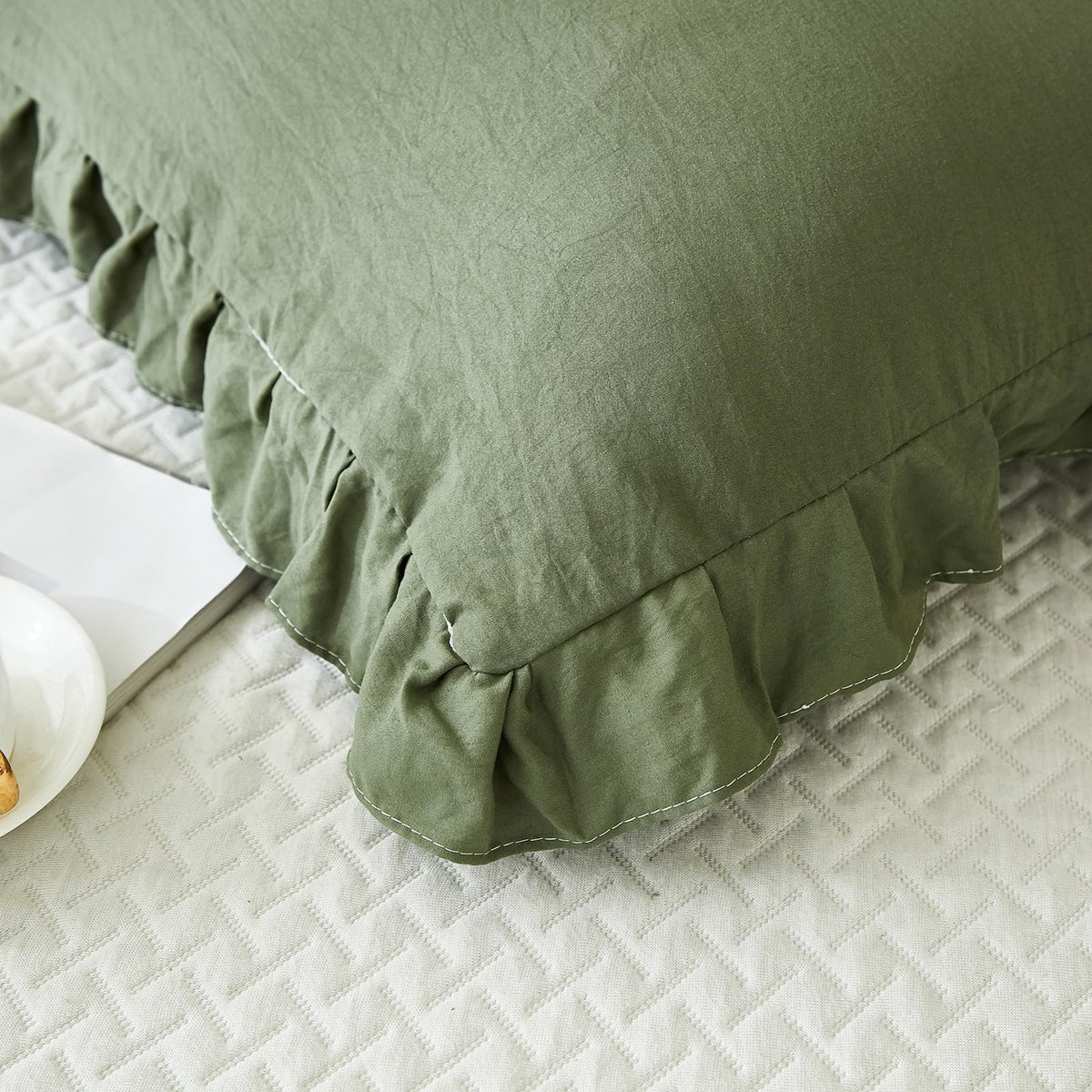 Merryword stain-resistant fabric maintains color with use.