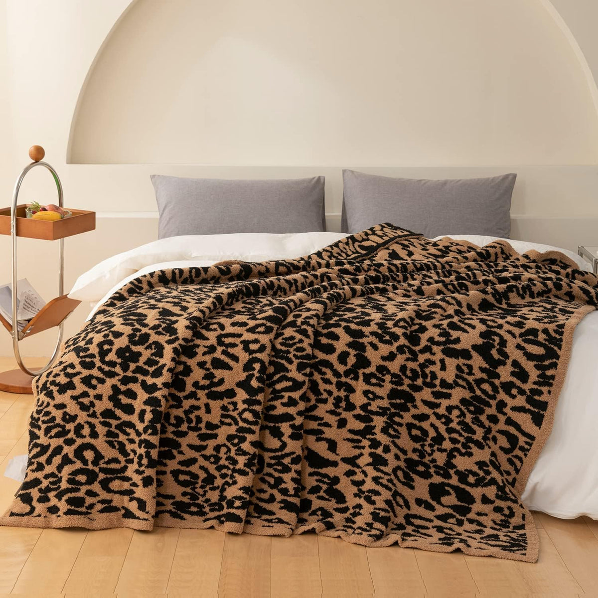 MH MYLUNE HOME wrinkle- and fade-resistant throw stays vibrant.