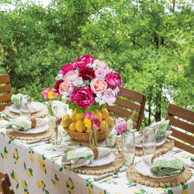 MHMJON two-bundle bouquet fits indoor dining tables and mantels