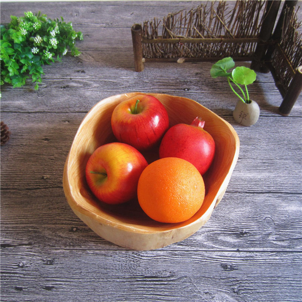MIATTCLD dining-table decor bowl acts as a simple centerpiece