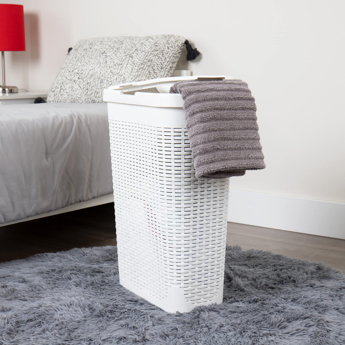 Mind Reader ventilated cutout pattern hampers airflow while keeping laundry contained.
