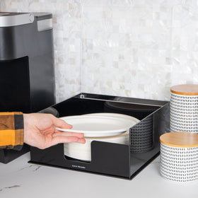 Mind Reader office breakroom plate dispenser supports quick service during busy days