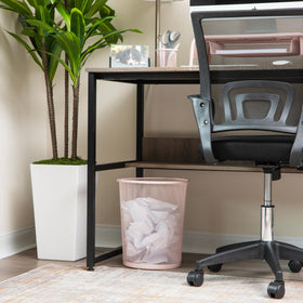 Mind Reader 16.65-liter capacity handles daily waste with ease.
