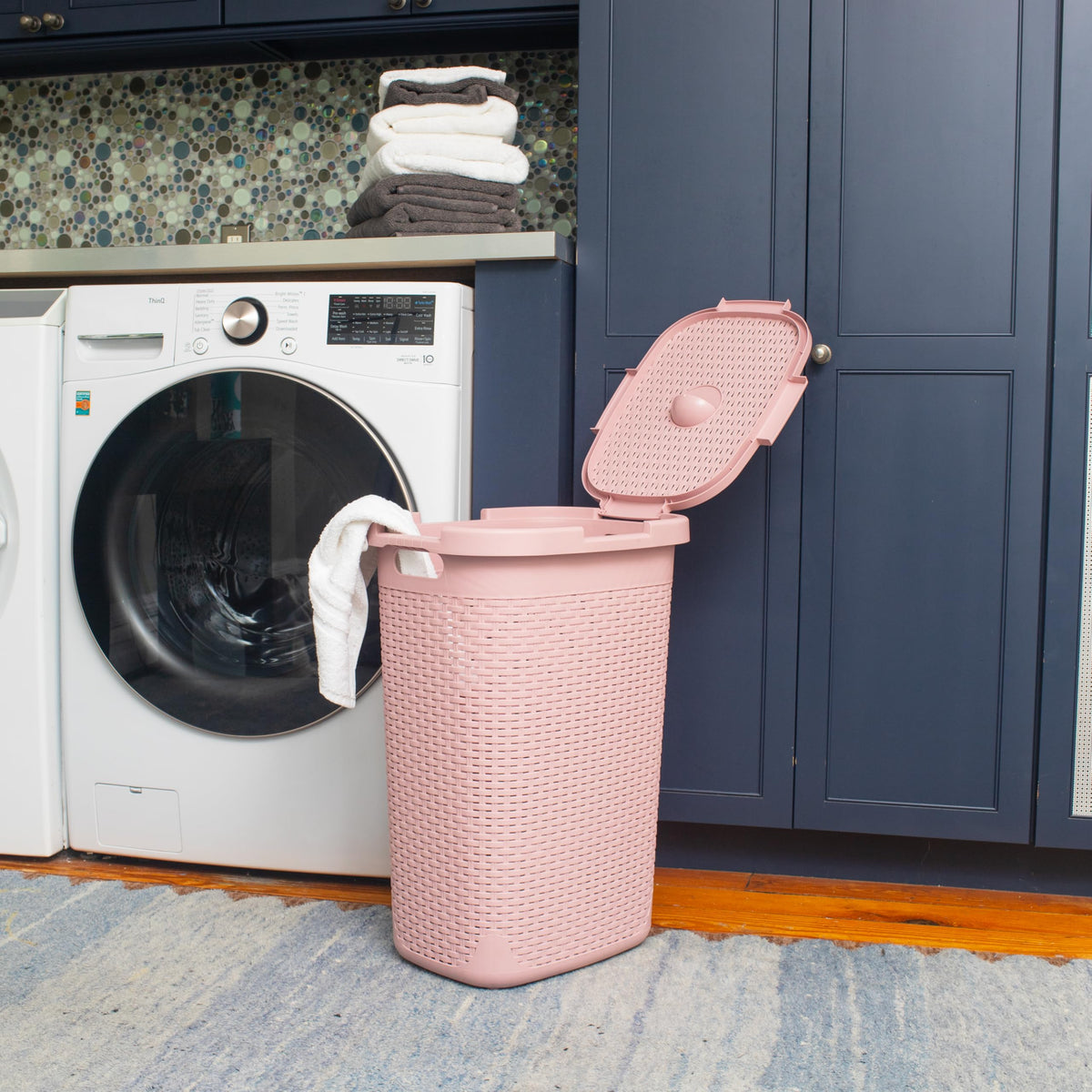 Mind Reader Slim Laundry Hamper side profile highlights narrow footprint for bathrooms.