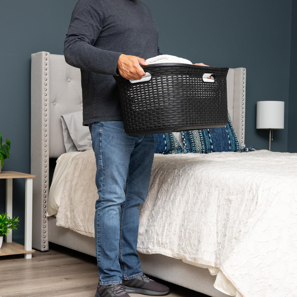 Mind Reader slim tapered design basket fits tight spaces while staying easy to access.
