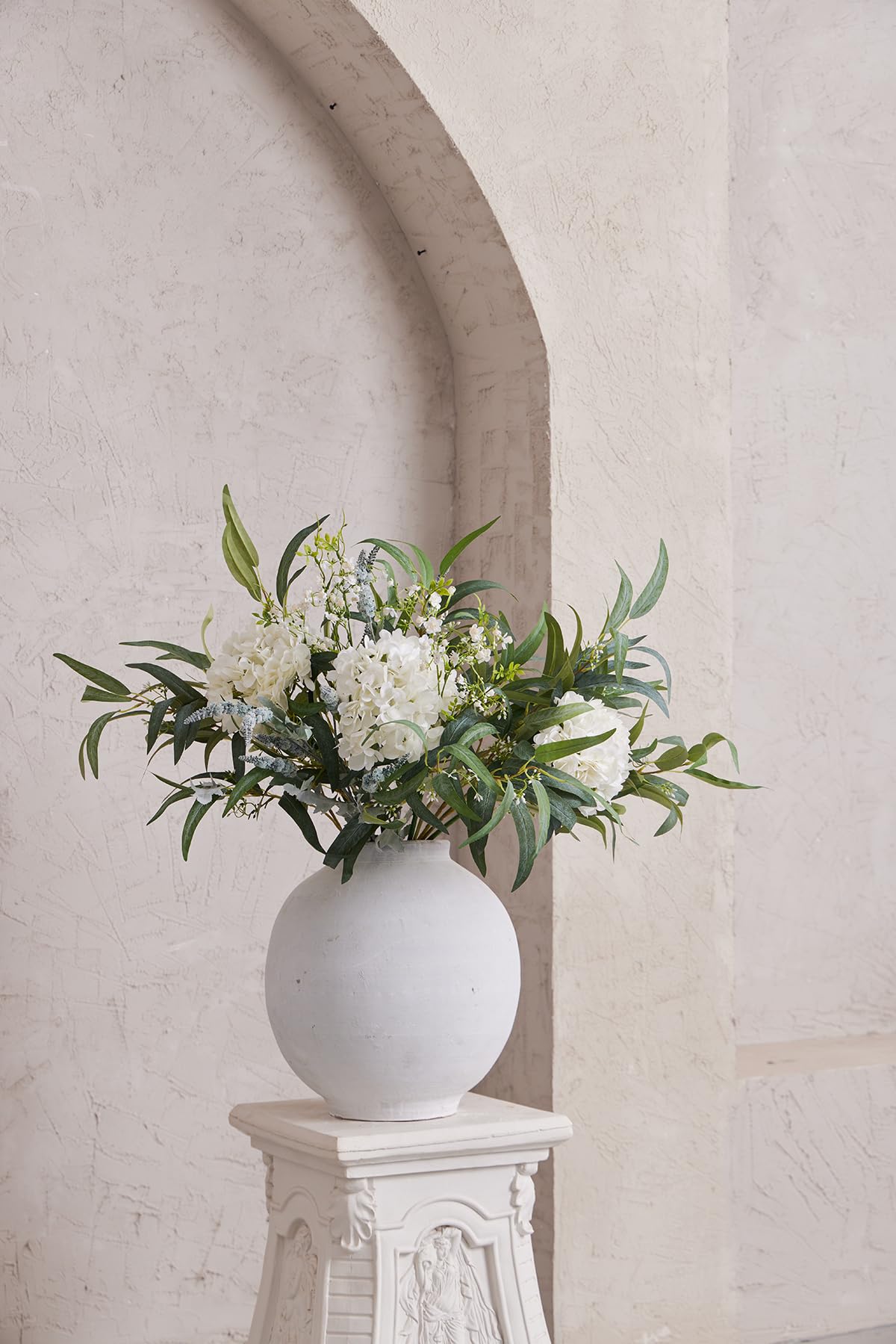 MISSPIN greenery stems suitable for indoor and covered outdoor use in any room.