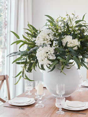 MISSPIN ready-to-style stems arrive in a deluxe pack for easy decorating.