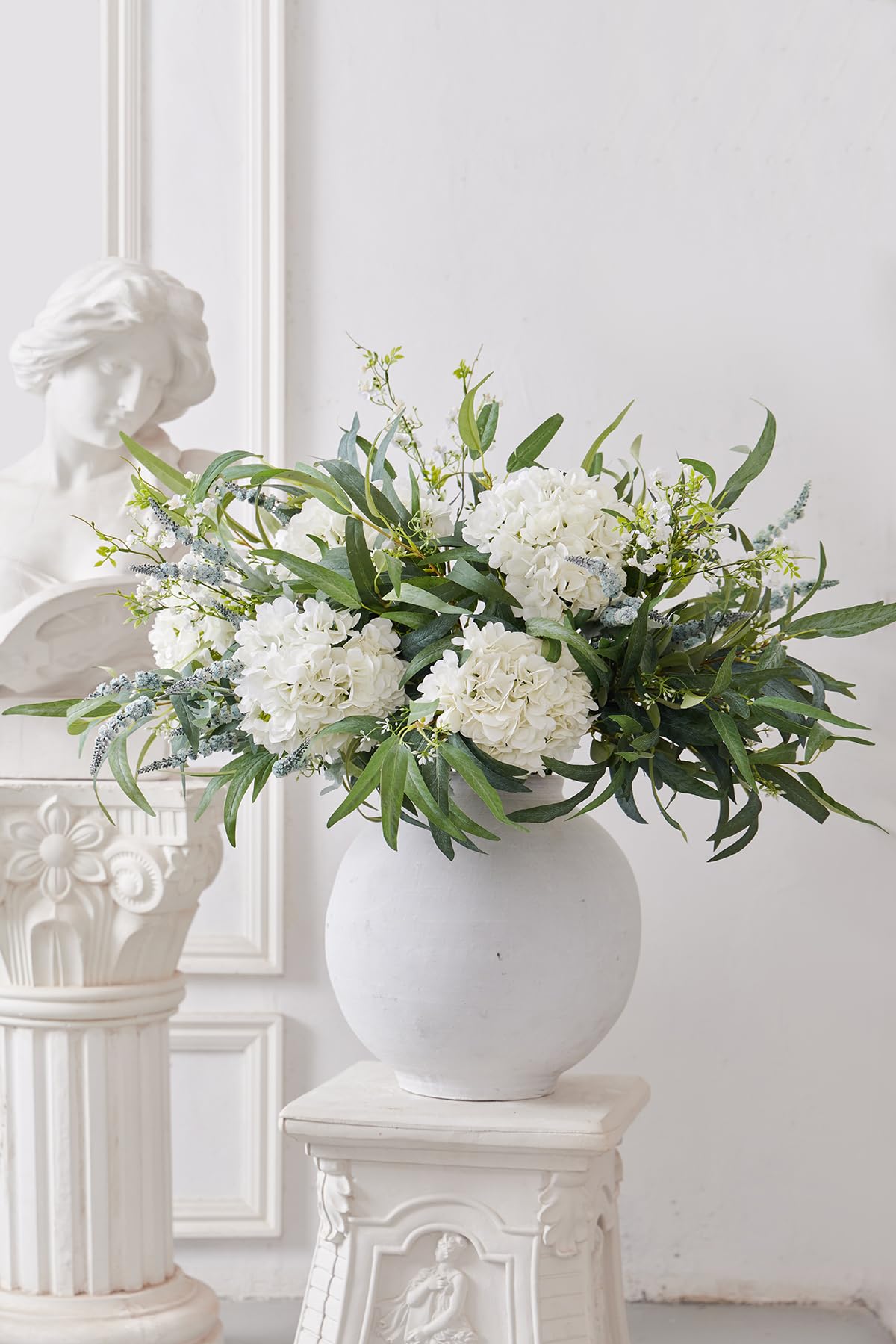 MISSPIN artificial flowers in tall vase arrangements create dramatic, ready-to-display decor.