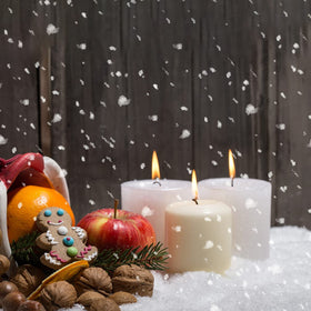 MISSYO 22-hour pillar candle delivering steady glow for weddings and dining.