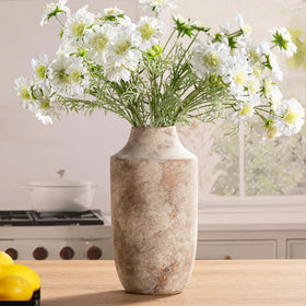 Mitt&Ditt decorative vase ideal for centerpieces and table decor.