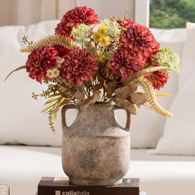 Mitt&Ditt living room decorative vase blends with off-white tones