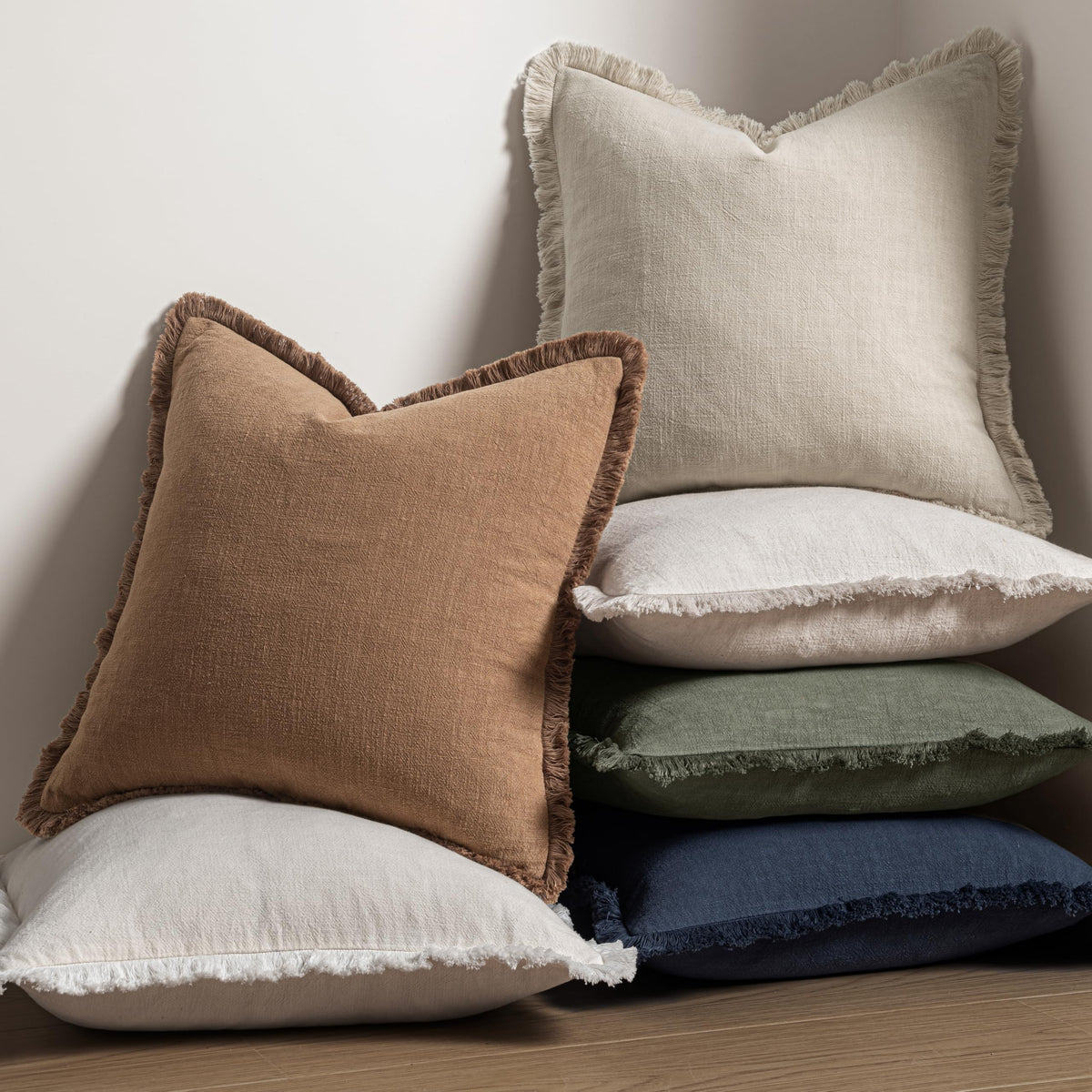 MIULEE easy-care design keeps looks fresh with gentle washing.