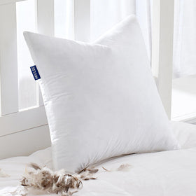 MIULEE feather pillow insert, vacuum-sealed packaging keeps the plush fill secure during shipping.