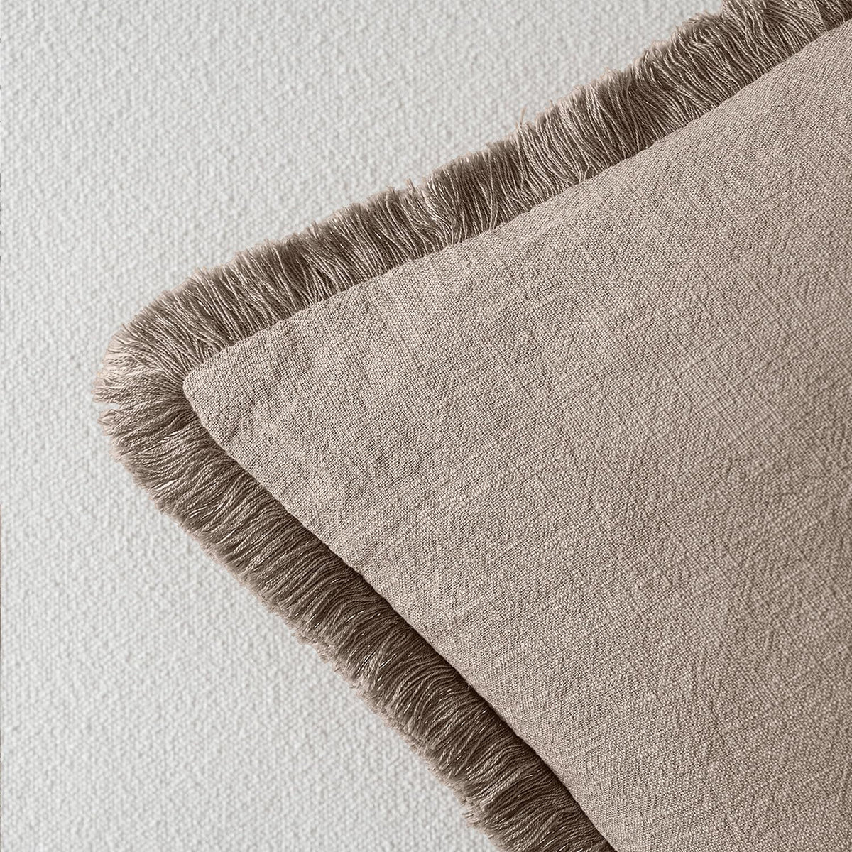 MIULEE fringe design on pillow edge adds boho charm