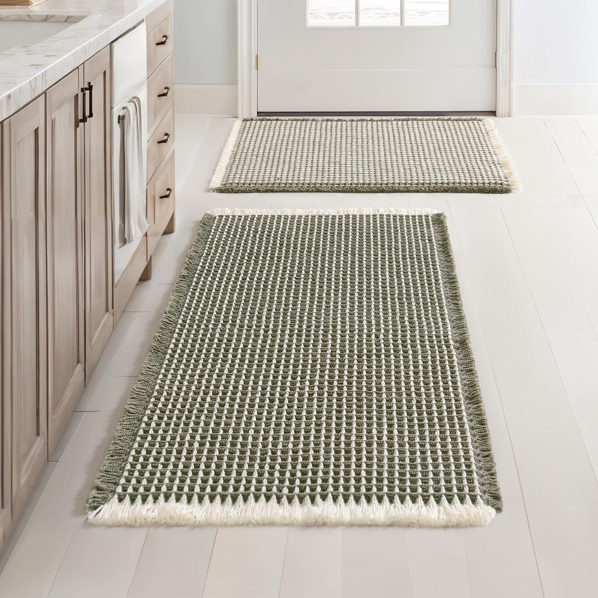 MIULEE waffle bath mat in green and cream, 17x24, plush and absorbent.