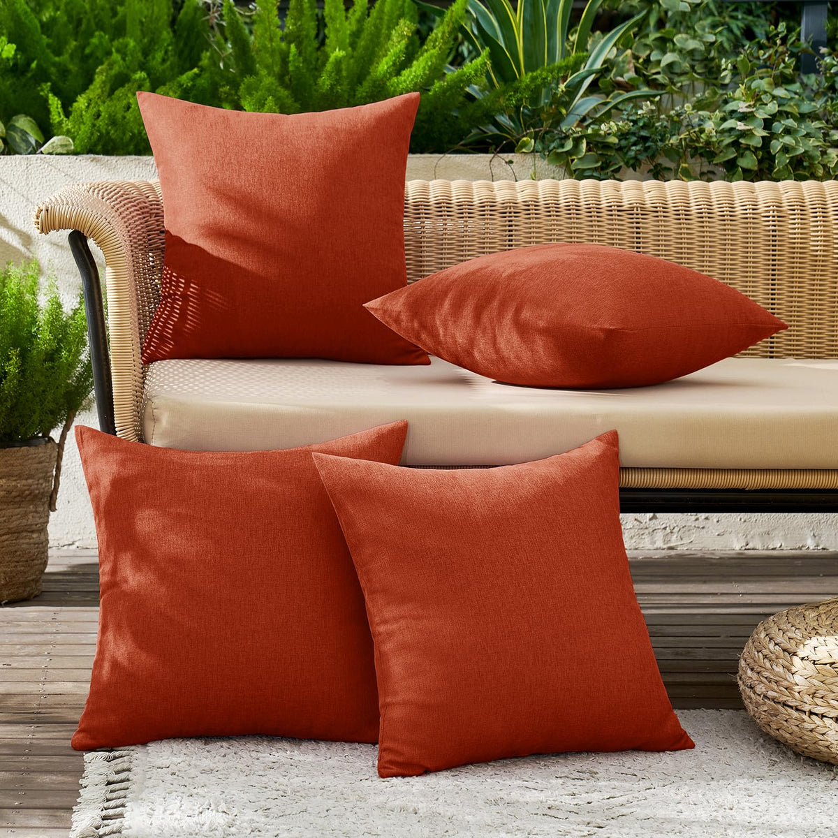 MIULEE hidden-zipper pillow cover showing sleek closure for easy removal