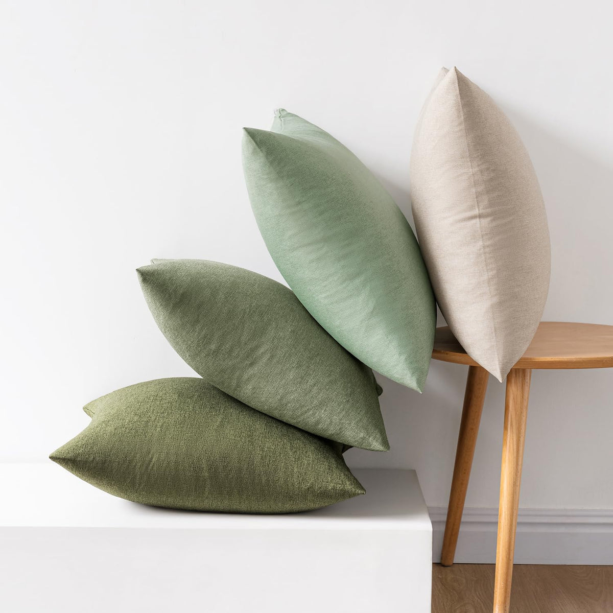 MIULEE patio garden cushion cover in 18x18 with light-green finish.