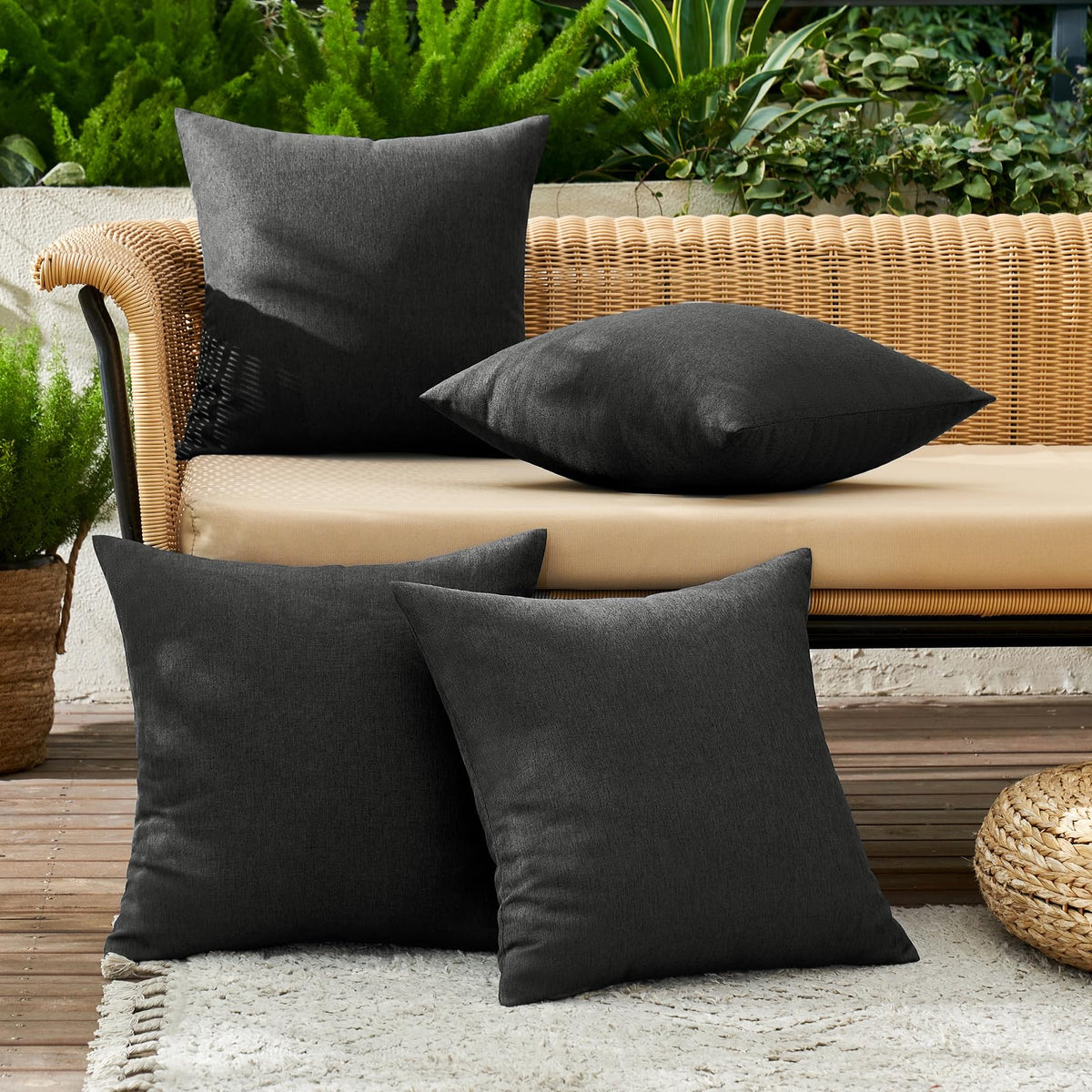 MIULEE four-color pack on outdoor cushions for versatile decor