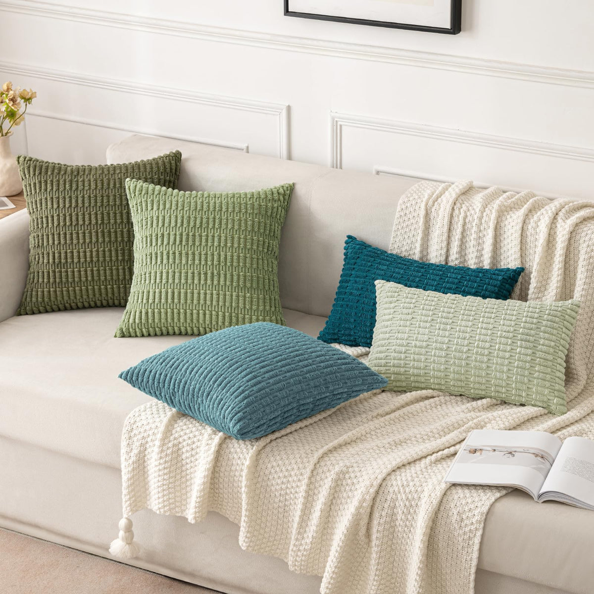 MIULEE pillow cover with hidden zipper edge keeps a clean look and easy insert.