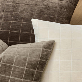 MIULEE plaid-pattern pillow cover highlights soft chenille texture.