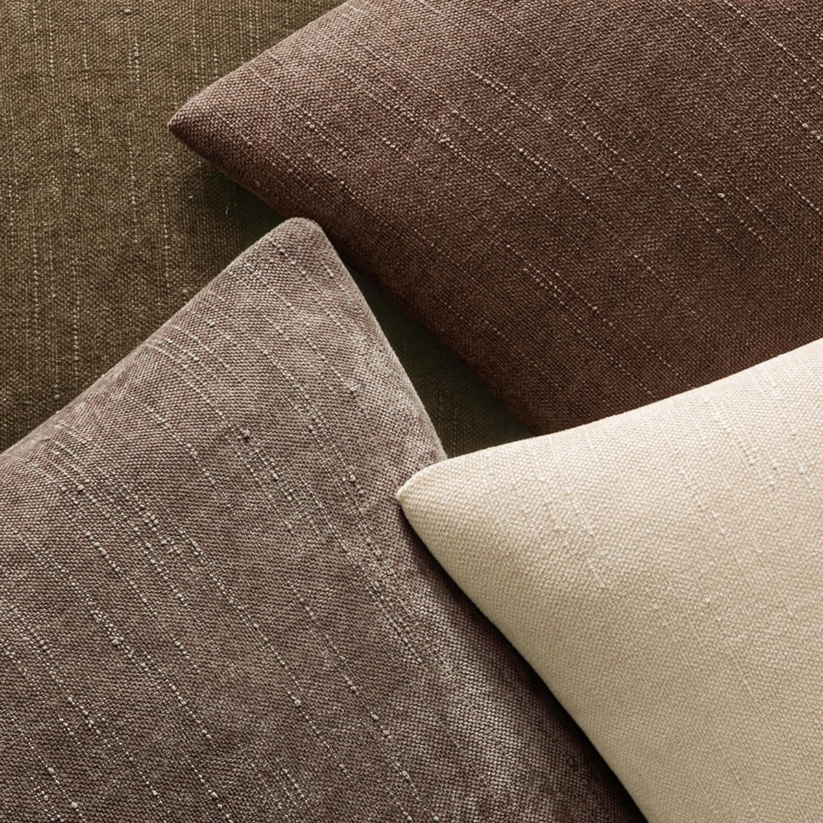 MIULEE soft handfeel close-up of chenille fabric shows plush comfort