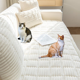 Mivnue machine-washable cover stays vibrant after washing.