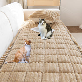 Machine washable Mivnue cover retains color and softness after washing.