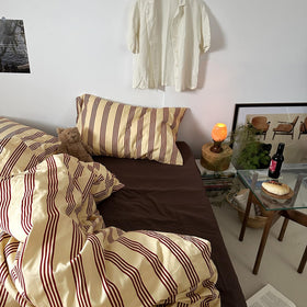 Mixinni cotton bedding is machine washable for convenient care.