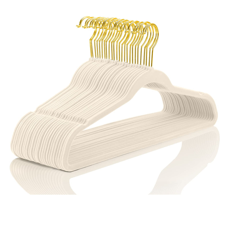 MIZGI premium velvet hangers close-up showing flocked texture for secure grip