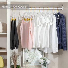 MIZGI Pack of 20 hangers provides ample wardrobe organization.