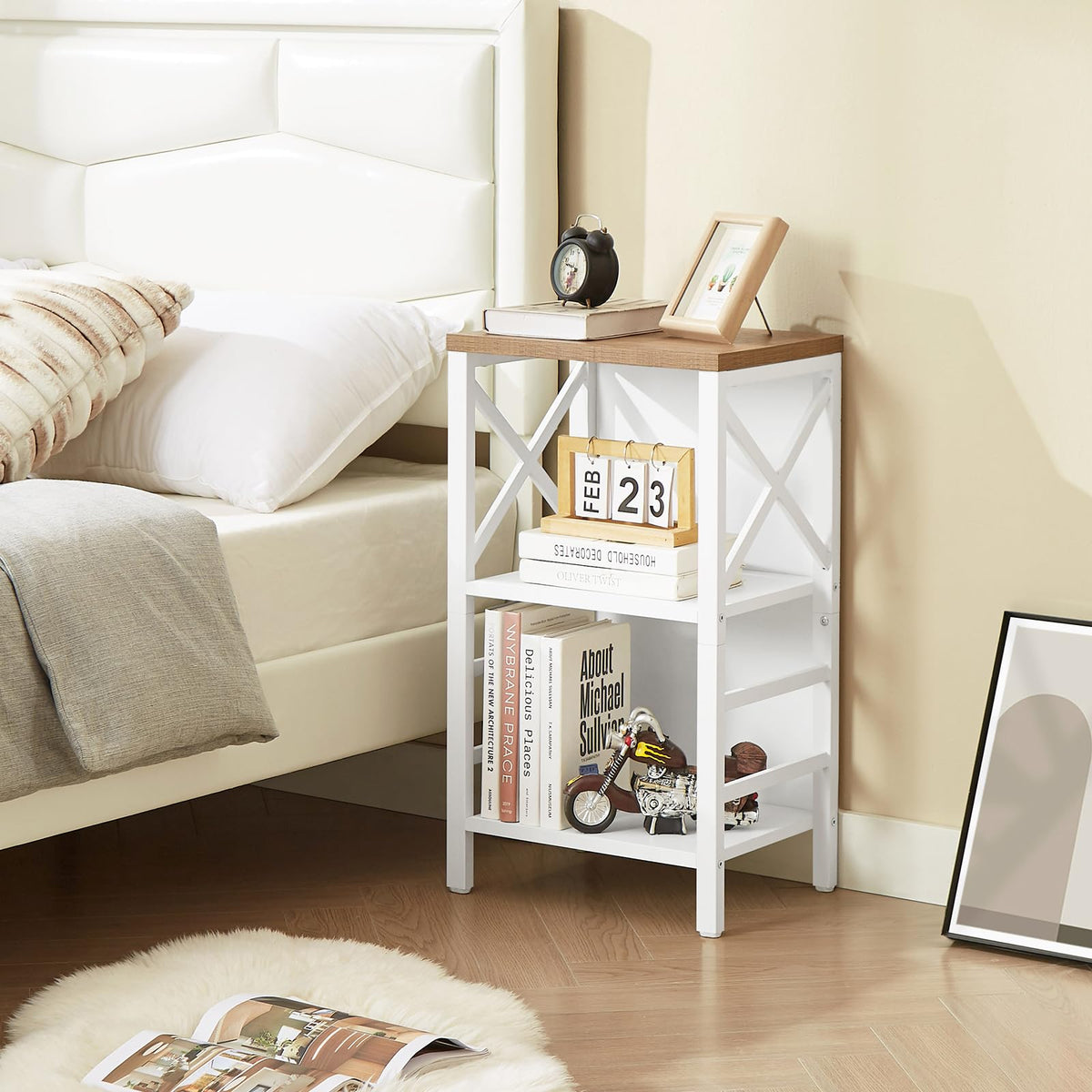 MNEETRUNG sturdy X-frame highlights stability on uneven floors.