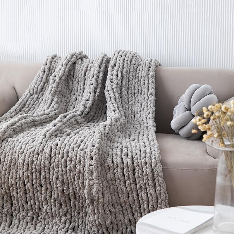 MocaDng Kids Pets 40x40 Blanket keeps little ones cozy on chilly days.