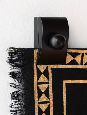 MOCTUS 4-quilt hangers for wall display on a white wall