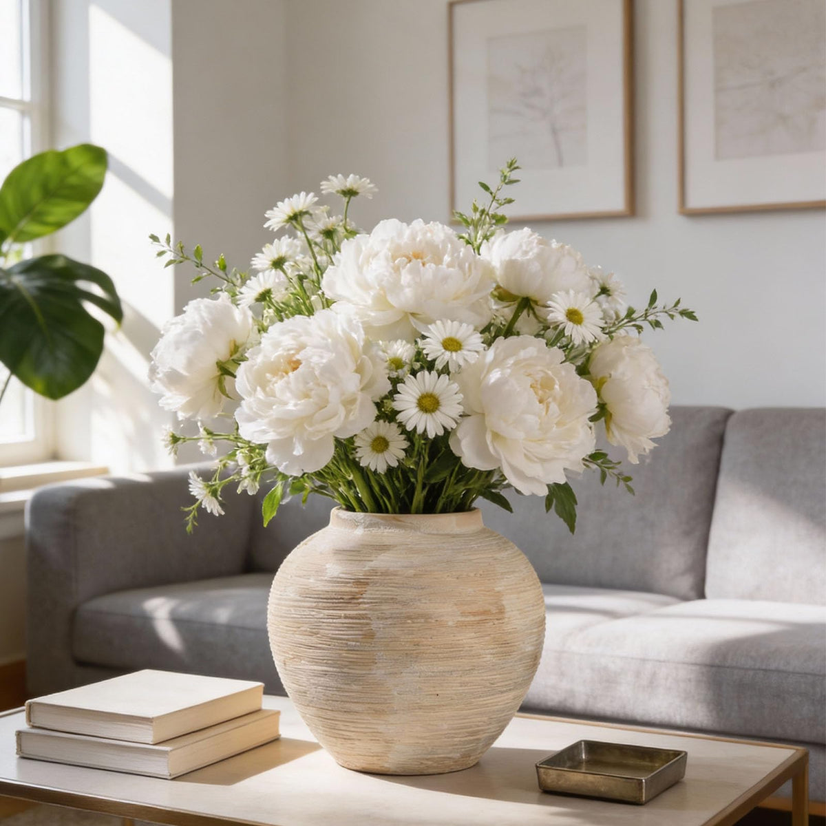 MoCuishle 8.8-inch round mouth vase ideal for arrangements.