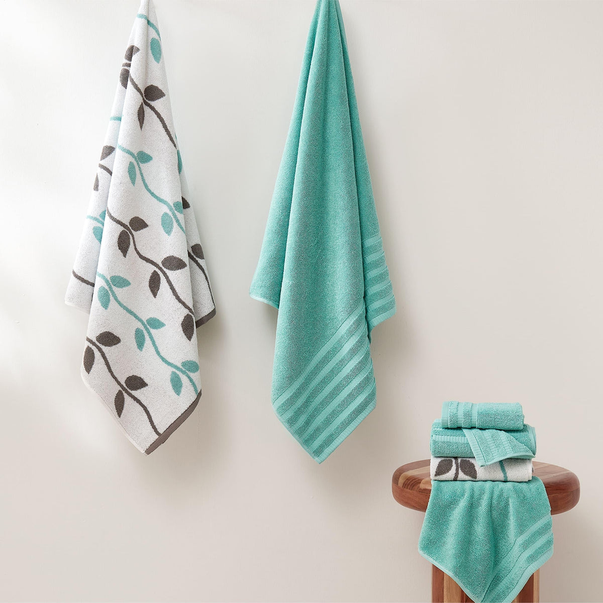 Modern Threads Natural Vine hand towels highlight yarn-dyed jacquard texture for stylish bathroom decor.