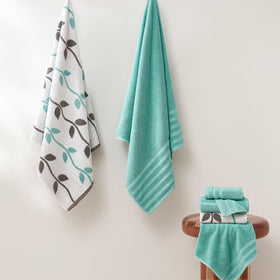 Modern Threads Natural Vine hand towels highlight yarn-dyed jacquard texture for stylish bathroom decor.