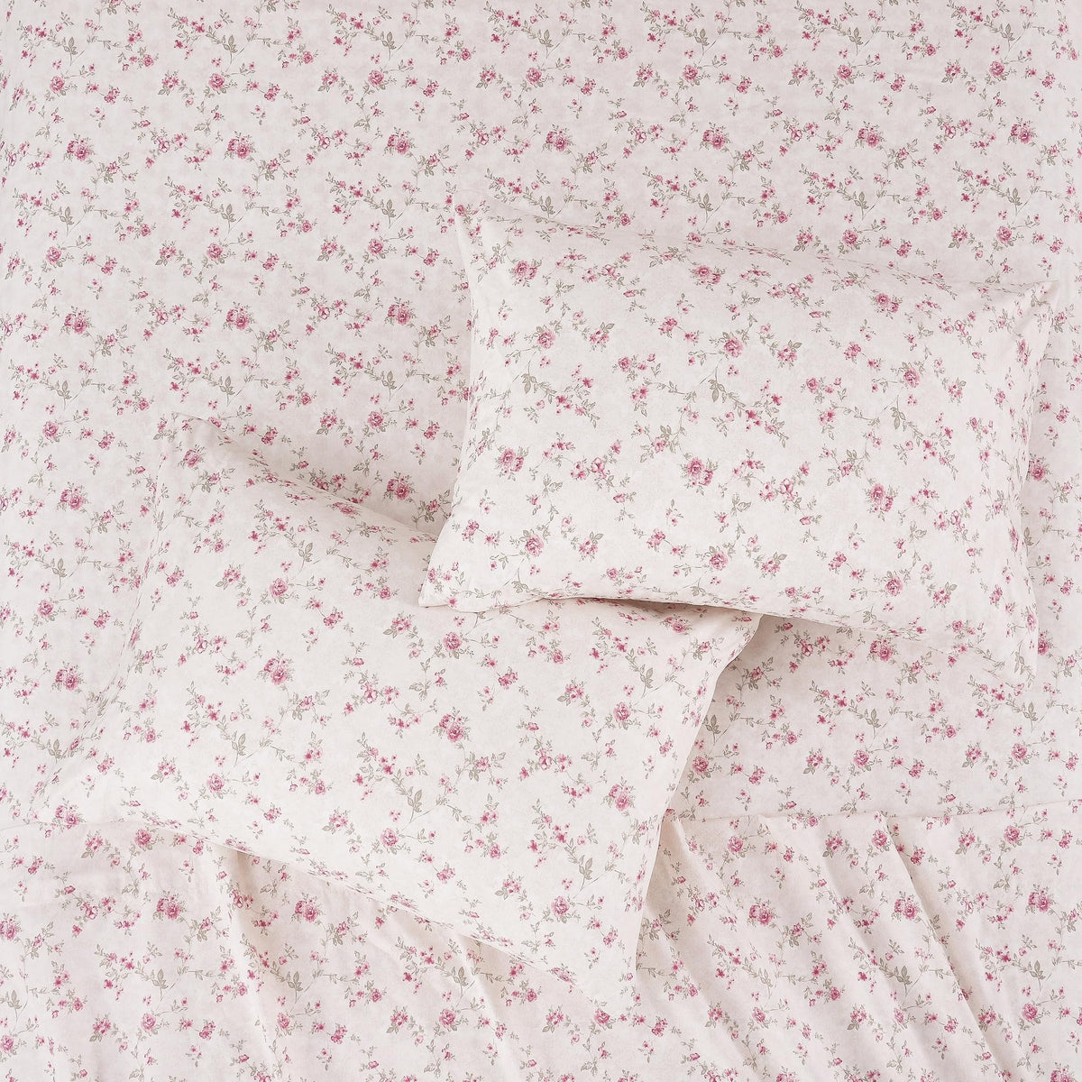Modern Threads fabric is wrinkle- and color-resistant for lasting vibrancy.