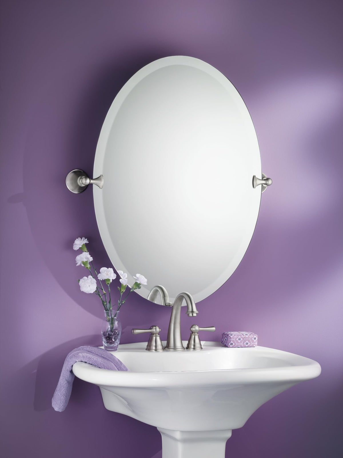 Frameless design complements minimalist baths with clean lines
