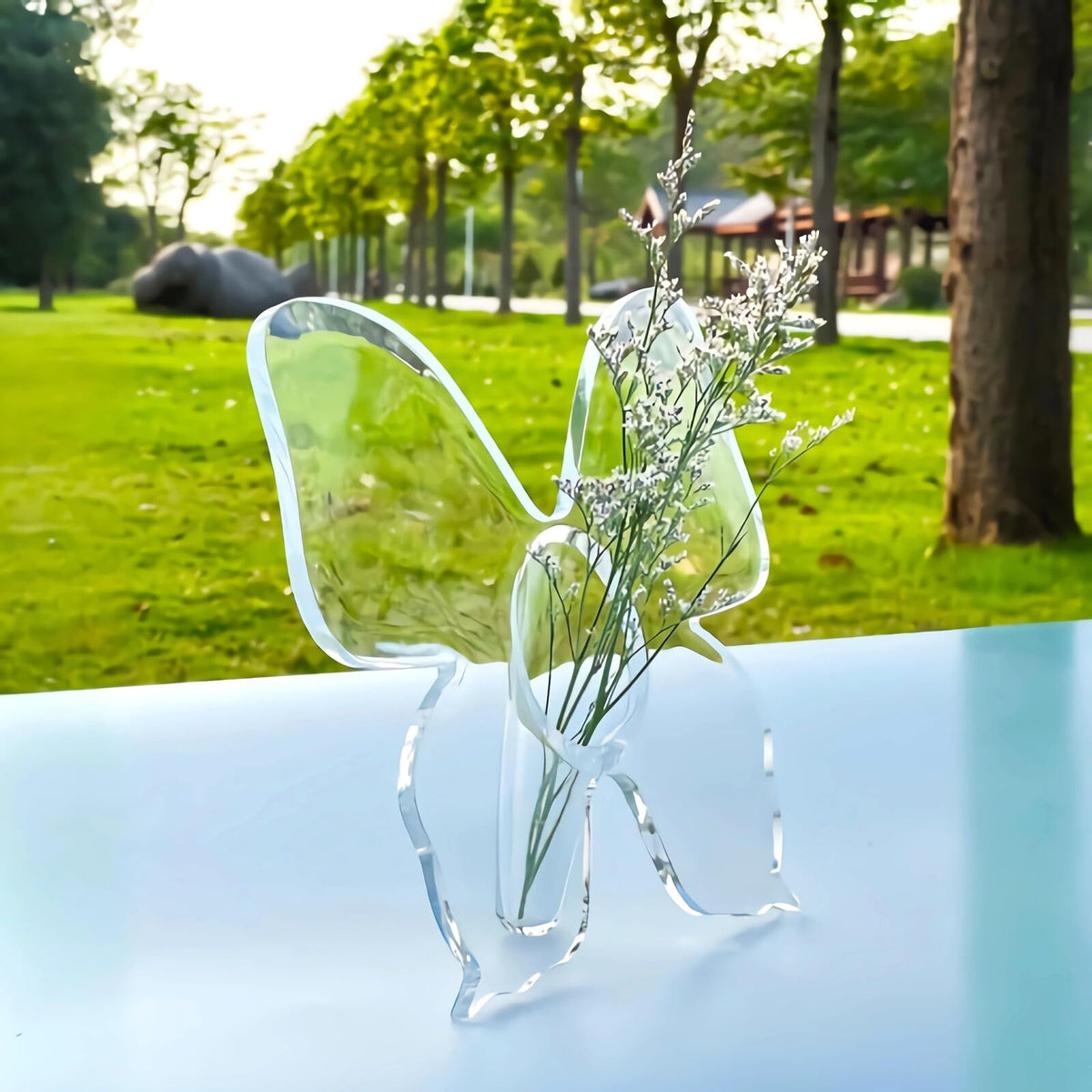 Mogayleo housewarming gift vase suitable for new homes and celebrations.