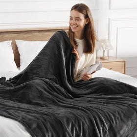 Molatink Electric Blanket Queen with dual controllers for personalized warmth on each side.