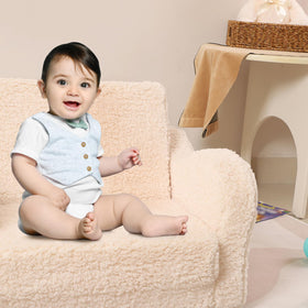 MOMCAYWEX easy care design helps keep the sofa clean