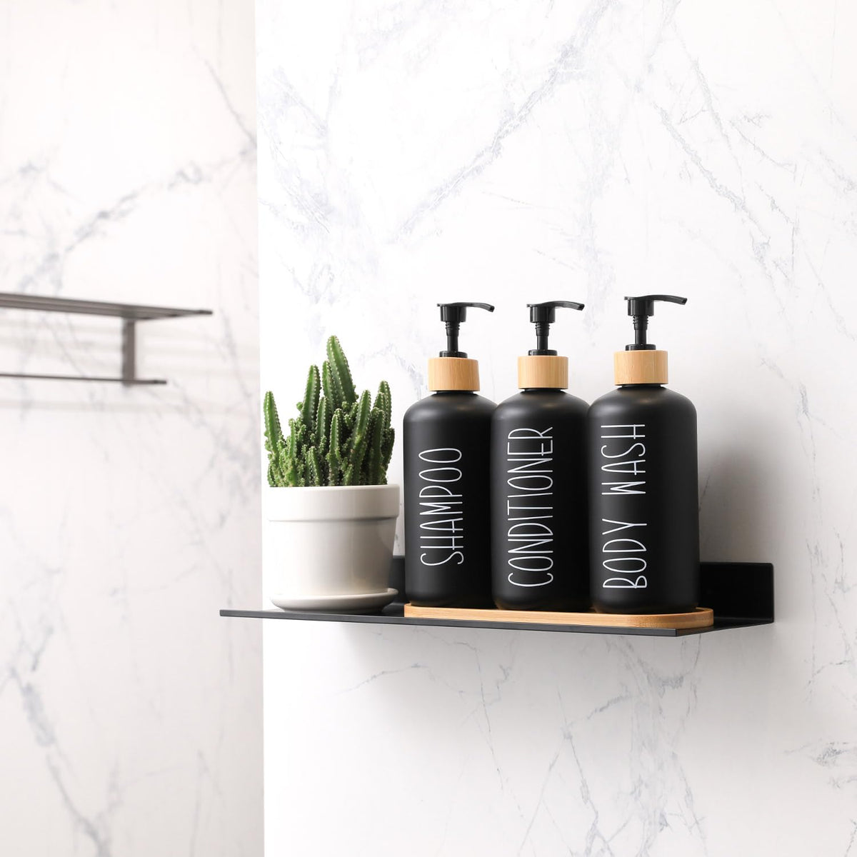 MOMEEMO label-printed bottles clearly mark SHAMPOO, CONDITIONER, BODY WASH for easy guest room organization