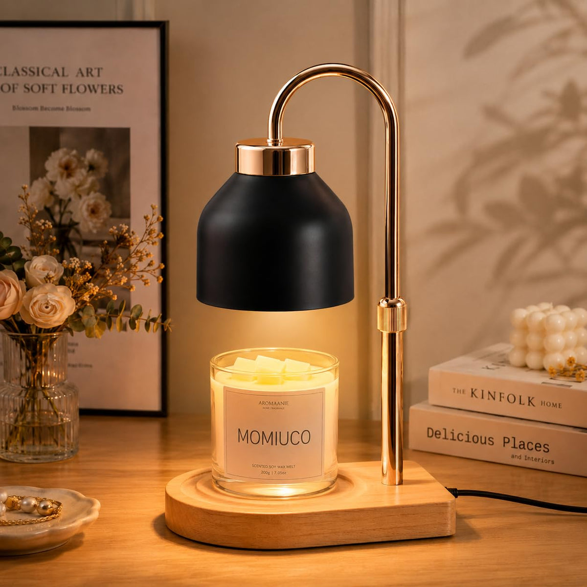 MOMIUCO Candle Warmer Shade closeup highlights stylish black glass for a cozy ambiance.
